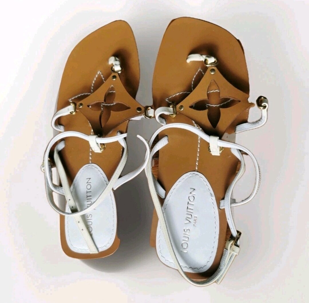 BN Monogram Cutout Leather Flat Thong Sandals Sz 37 Made In Italy