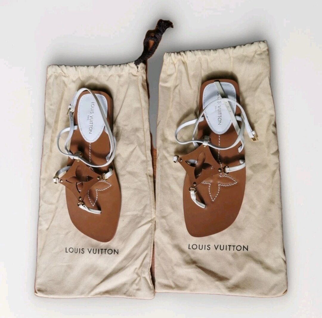 BN Monogram Cutout Leather Flat Thong Sandals Sz 37 Made In Italy