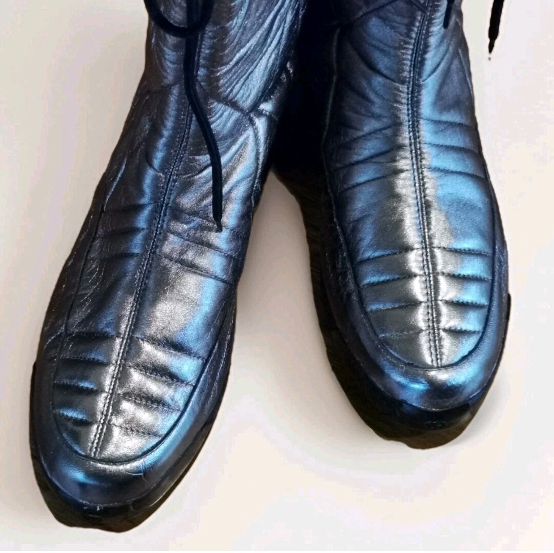 BN Metallic Gold Leather Snow Boots - IT Size 37.5c - 
