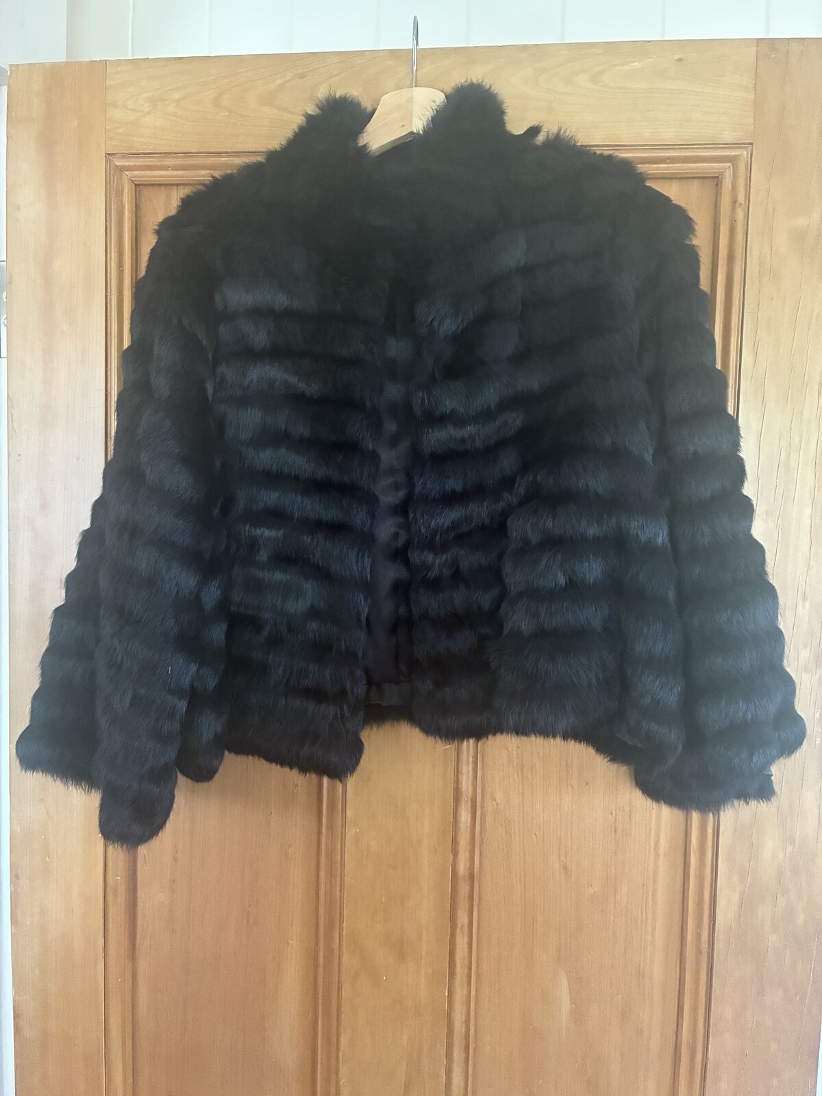 Fur jacket with 7/8 sleeves