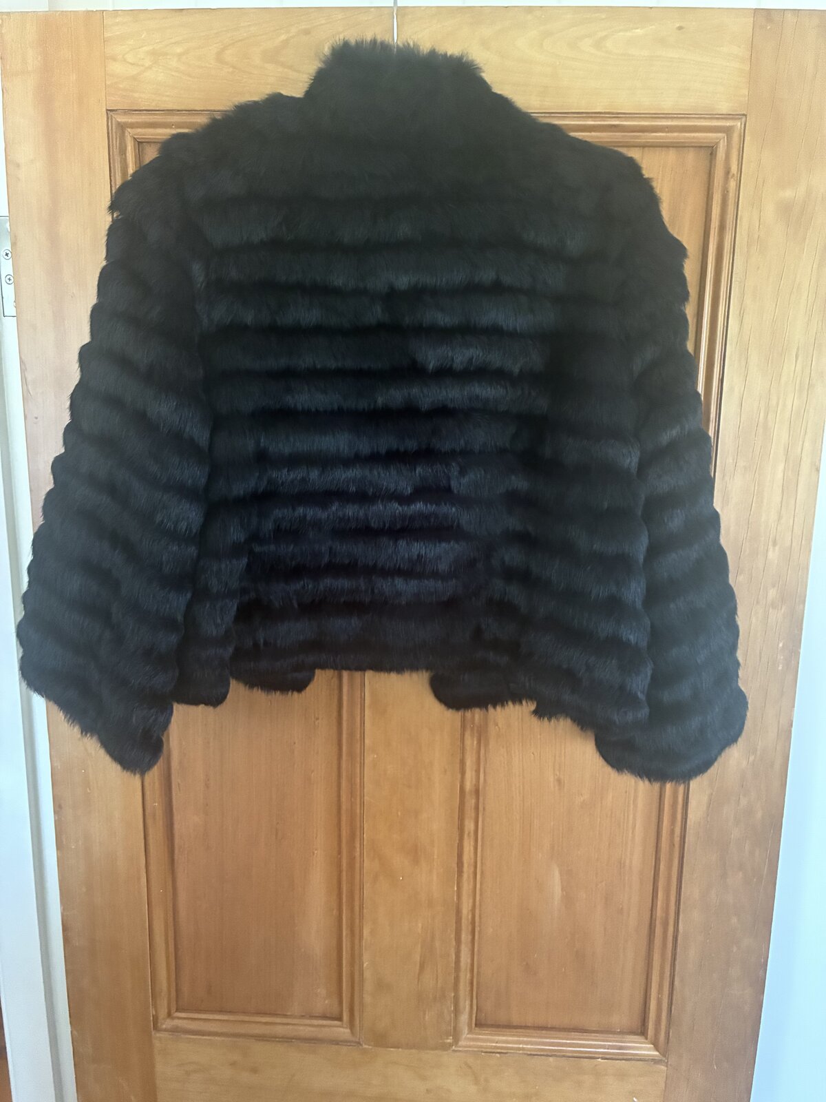 Fur jacket with 7/8 sleeves