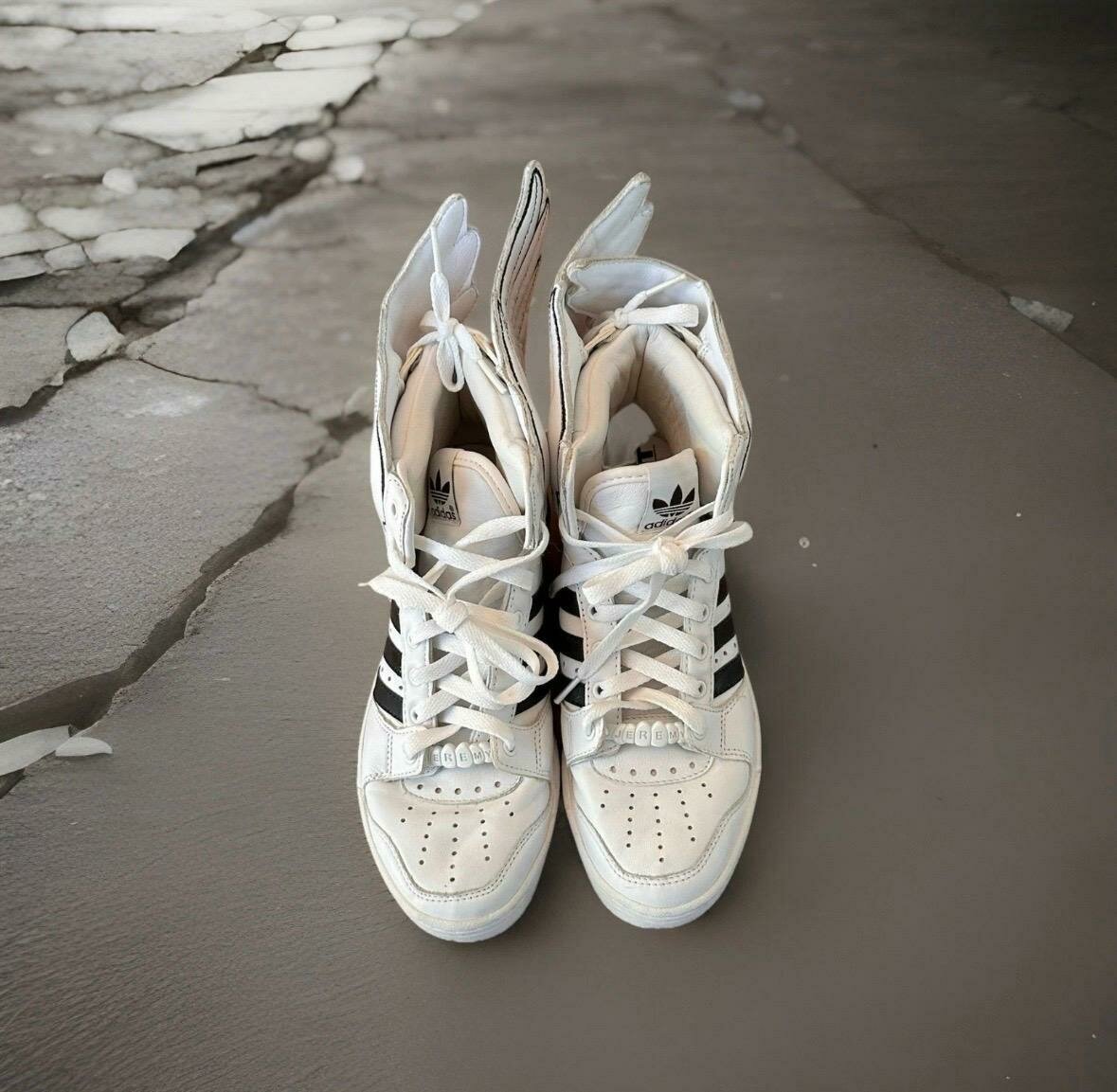  Wings Unisex - White Color Men EU Size 39 1/3 Never Worn