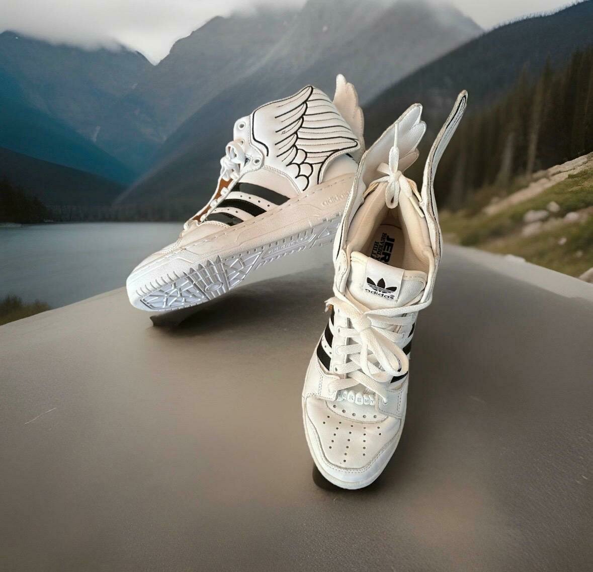  Wings Unisex - White Color Men EU Size 39 1/3 Never Worn