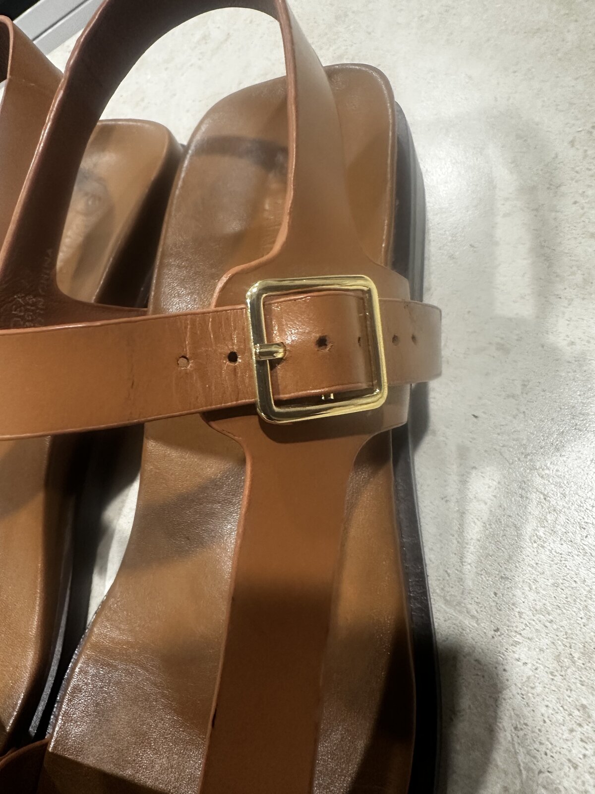 Bared Kioea Tan leather ladies sandals 