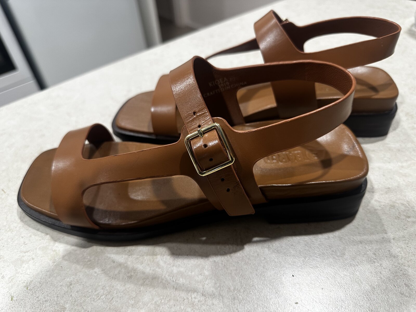 Bared Kioea Tan leather ladies sandals 