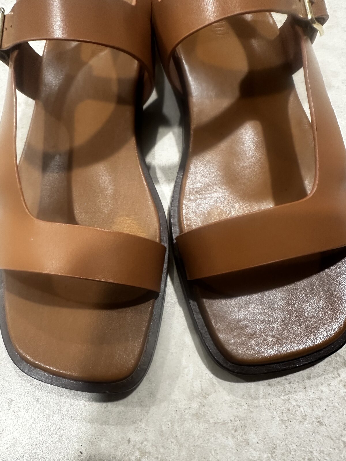 Bared Kioea Tan leather ladies sandals 