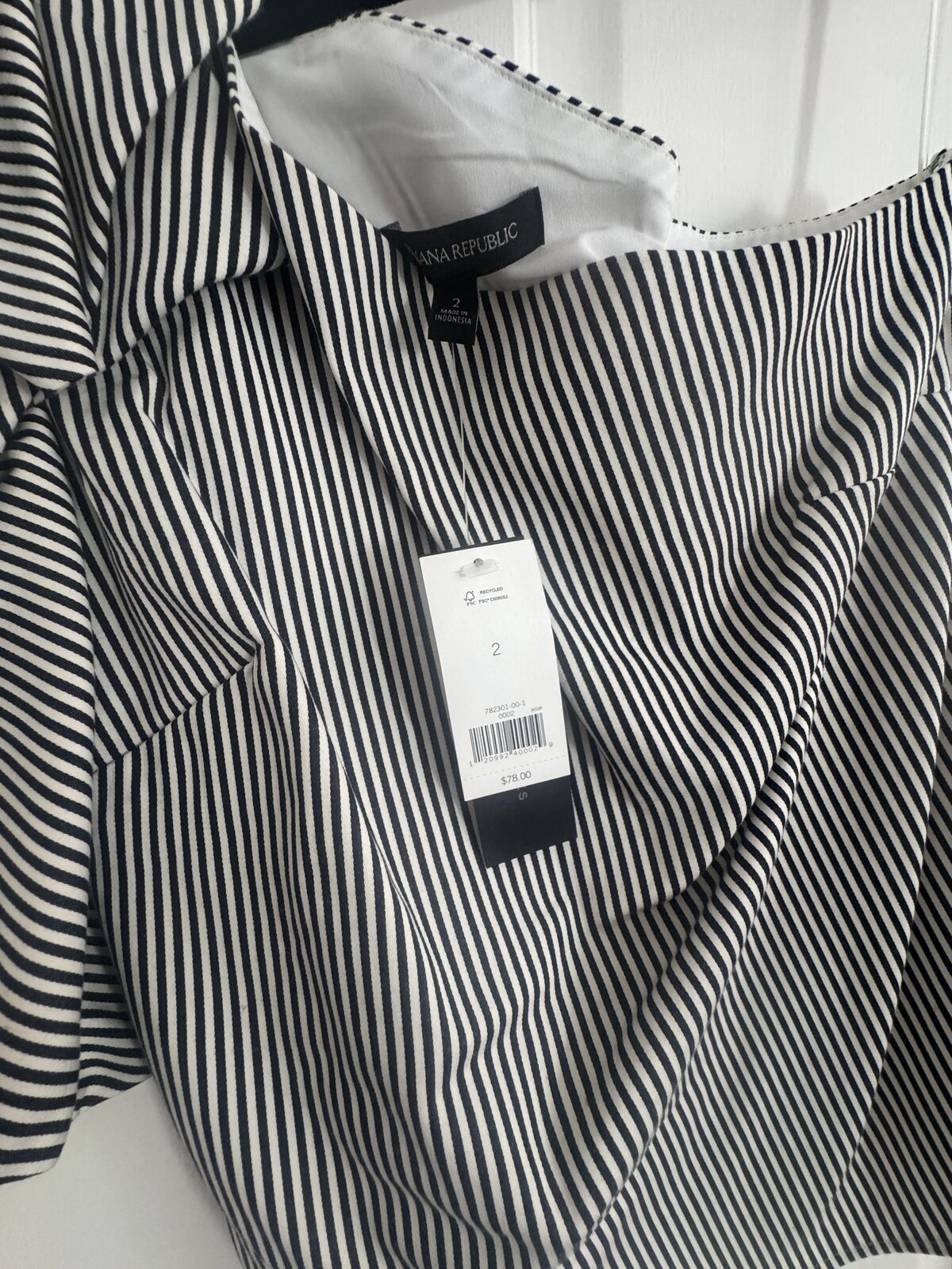 Black & White top with tags