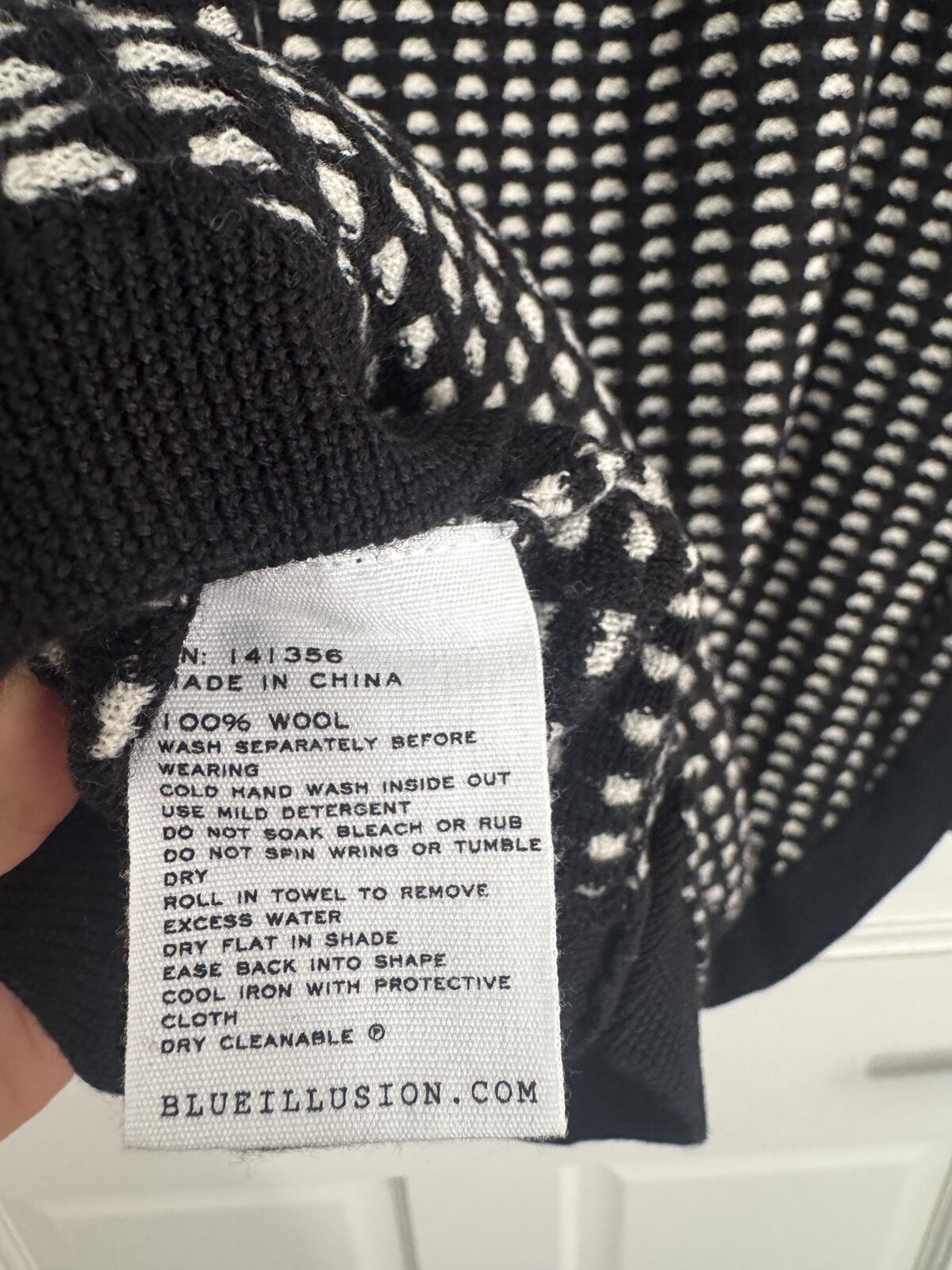  Black and White wool Jumper | hardly worn | M 
