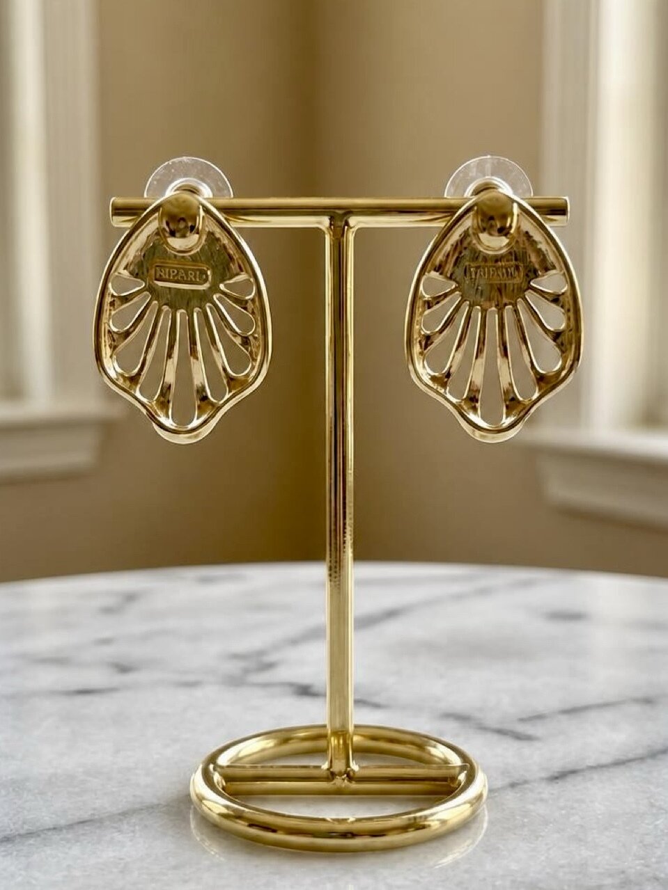 VINTAGE TRIFARI TRIPLE GOLD PLATED WITH FAUX PEARL STUD EARRINGS
