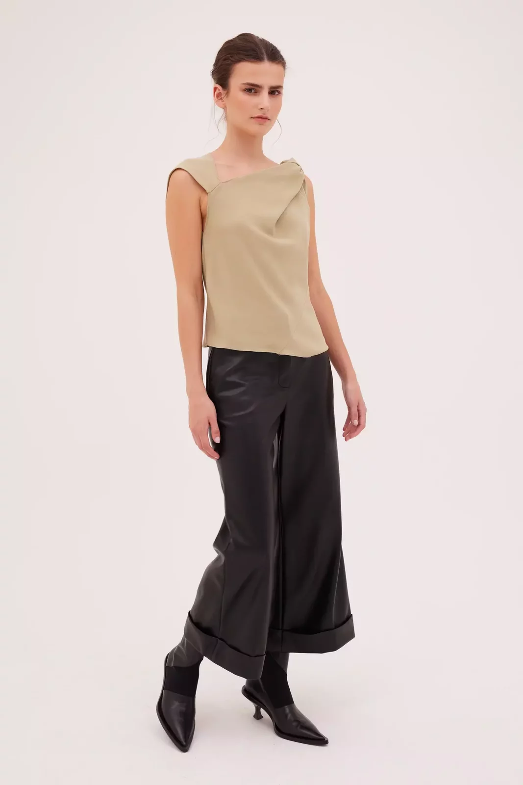 BLACK LEATHERETTE STATUS PANT