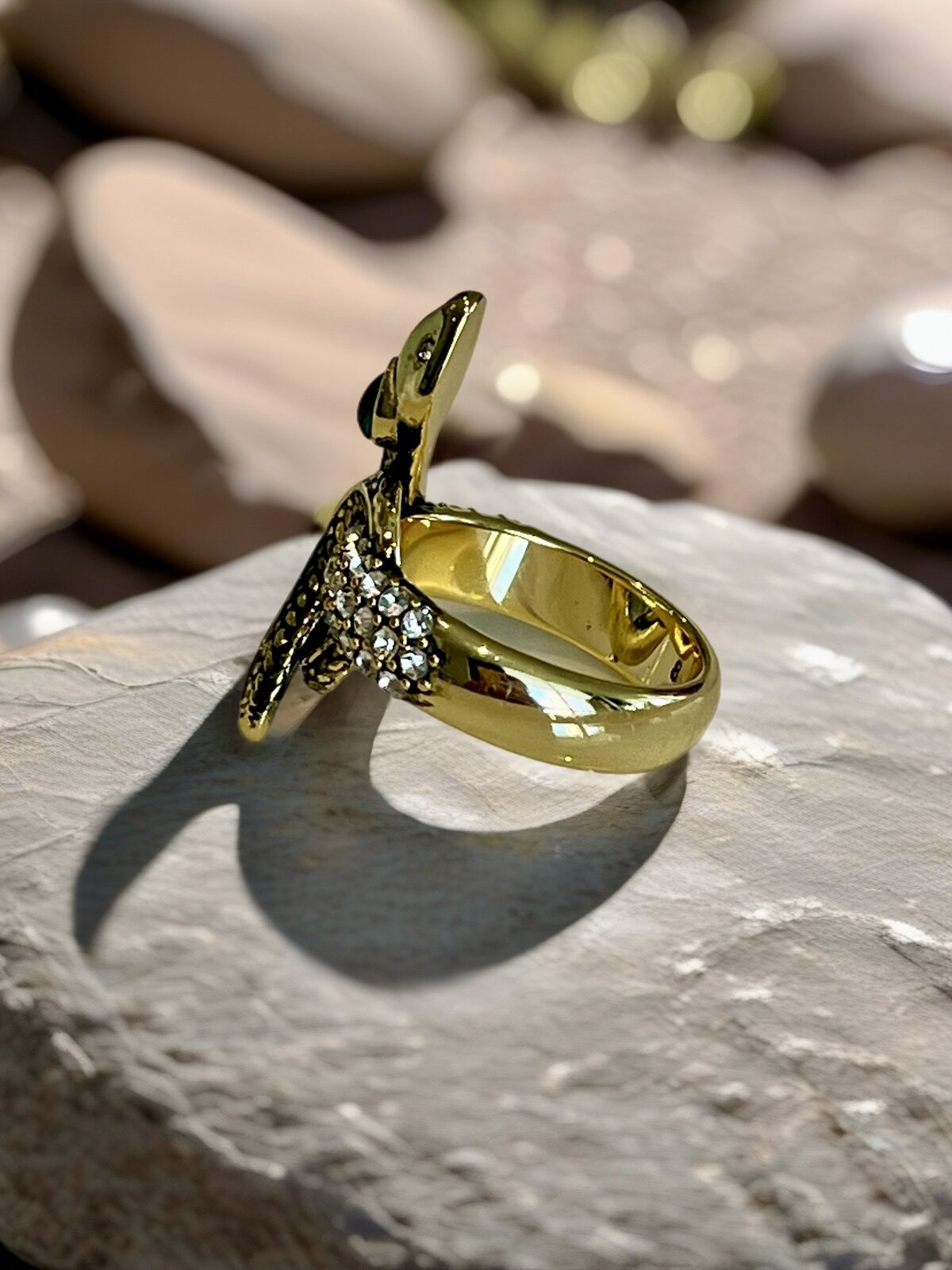 RING 18K BLACKENED GOLD PLATED WITH STONE & CRYSTALS - 8.5