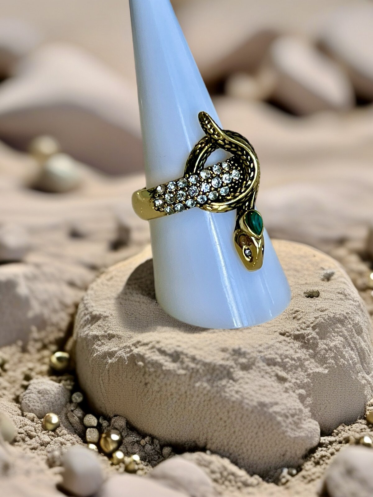 RING 18K BLACKENED GOLD PLATED WITH STONE & CRYSTALS - 8.5