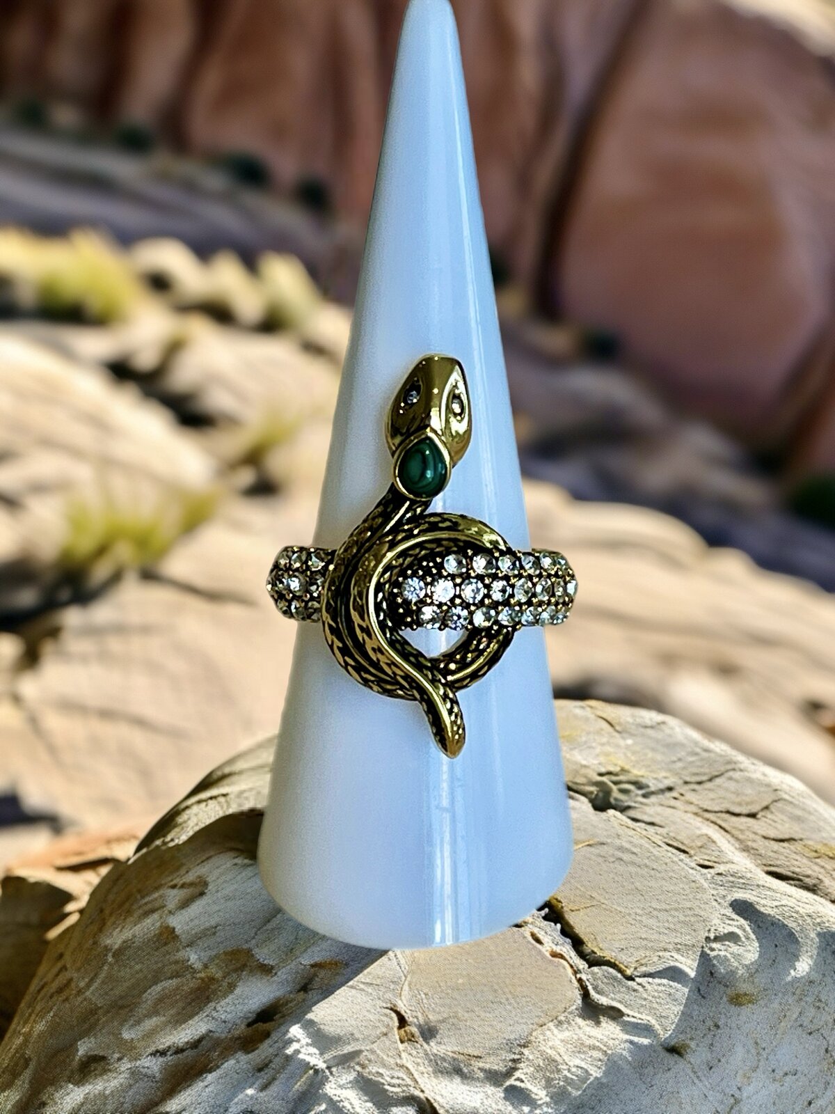 RING 18K BLACKENED GOLD PLATED WITH STONE & CRYSTALS - 8.5