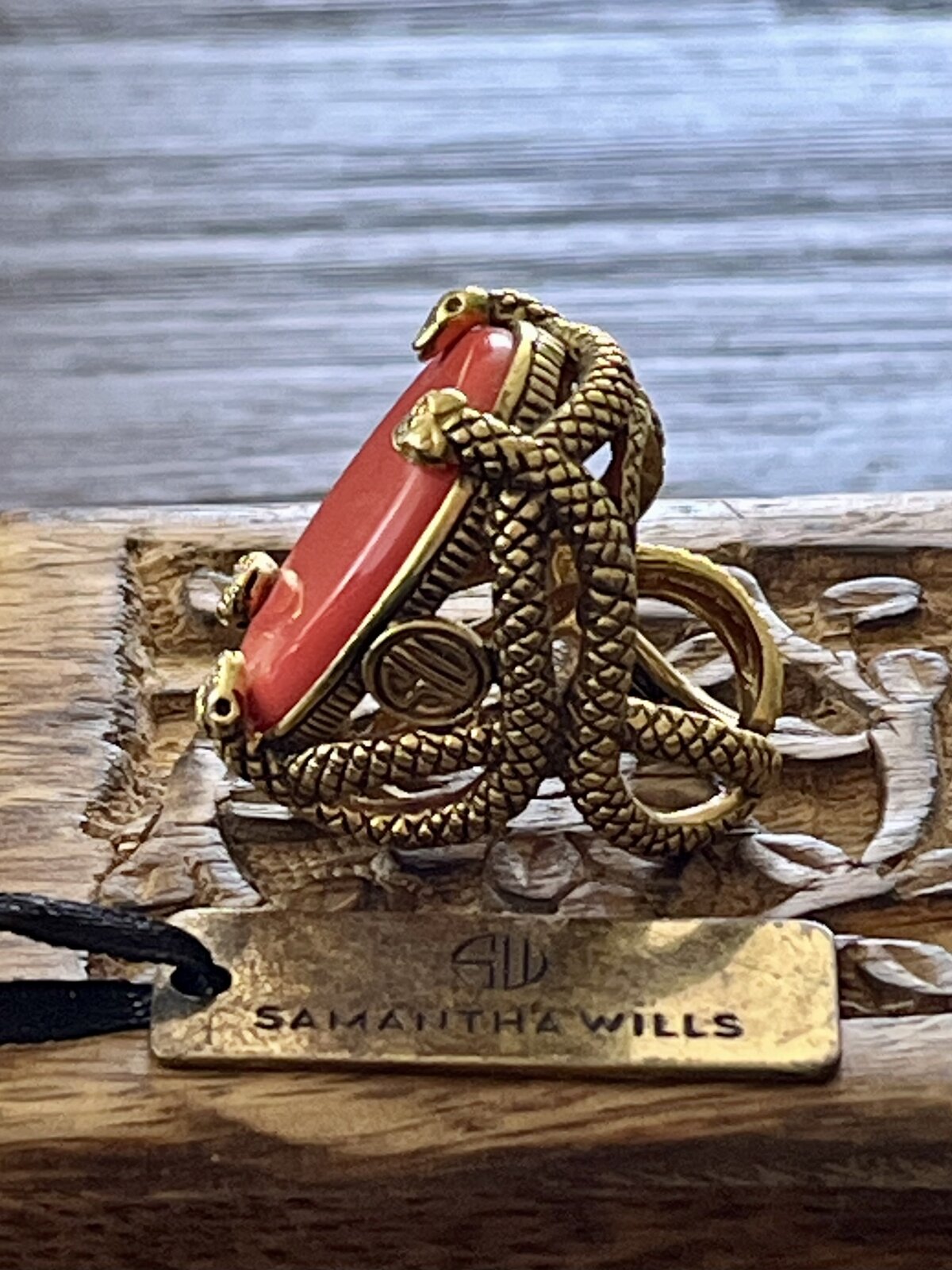 CONCORDIA RING IN GOLD WITH CORAL SIZE 7
