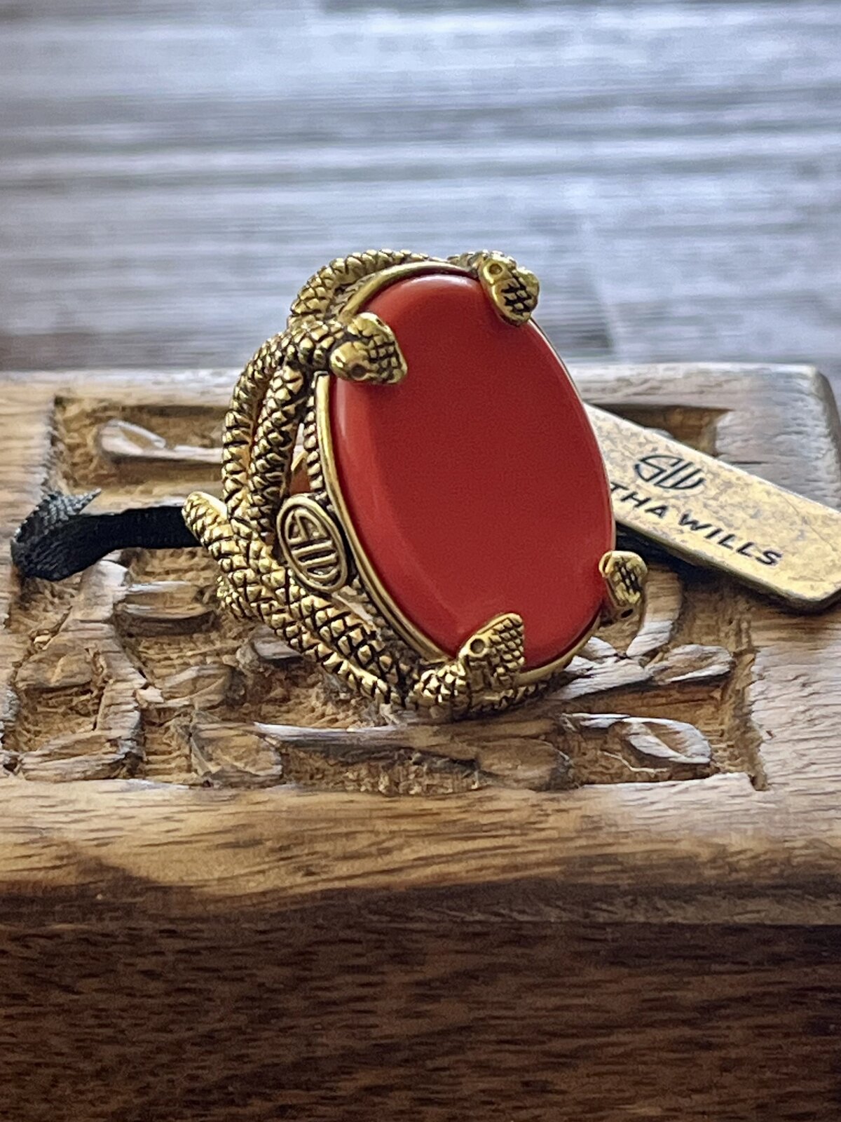 CONCORDIA RING IN GOLD WITH CORAL SIZE 7