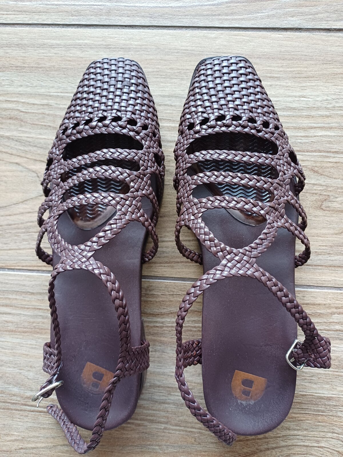 Sparrow Mocha (flat leather sandals)