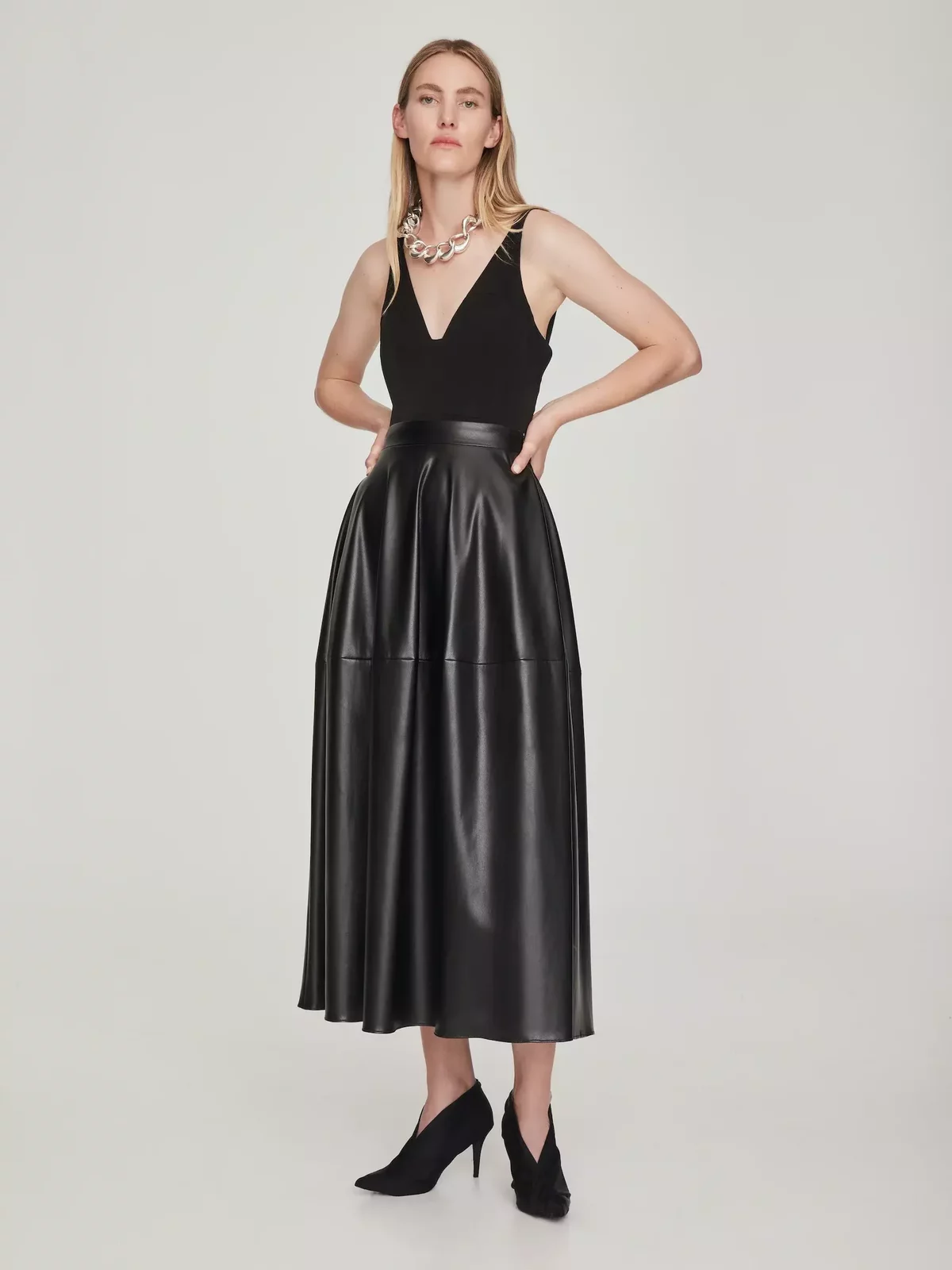 RAVEN TRIACETATE ORBIT BUSTIER