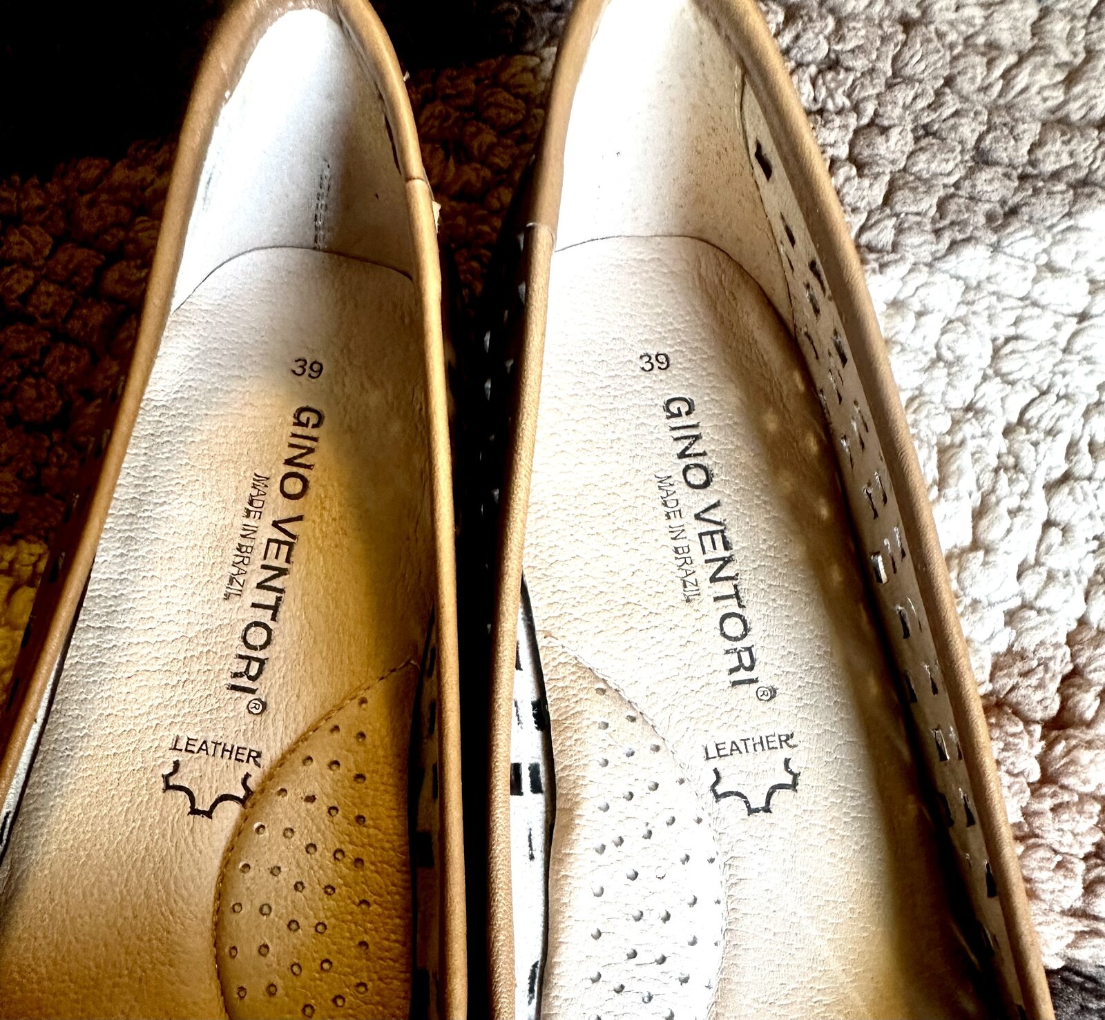 Ladies tan shoes