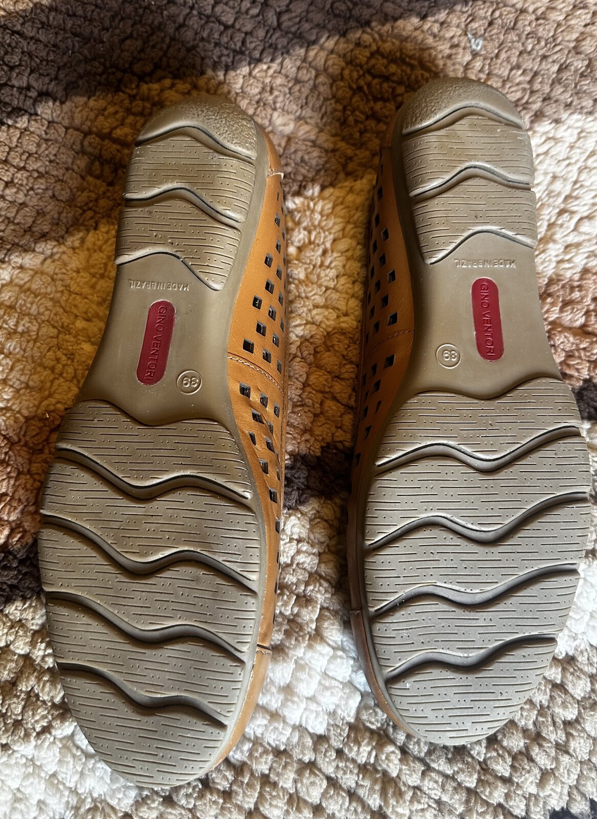 Ladies tan shoes