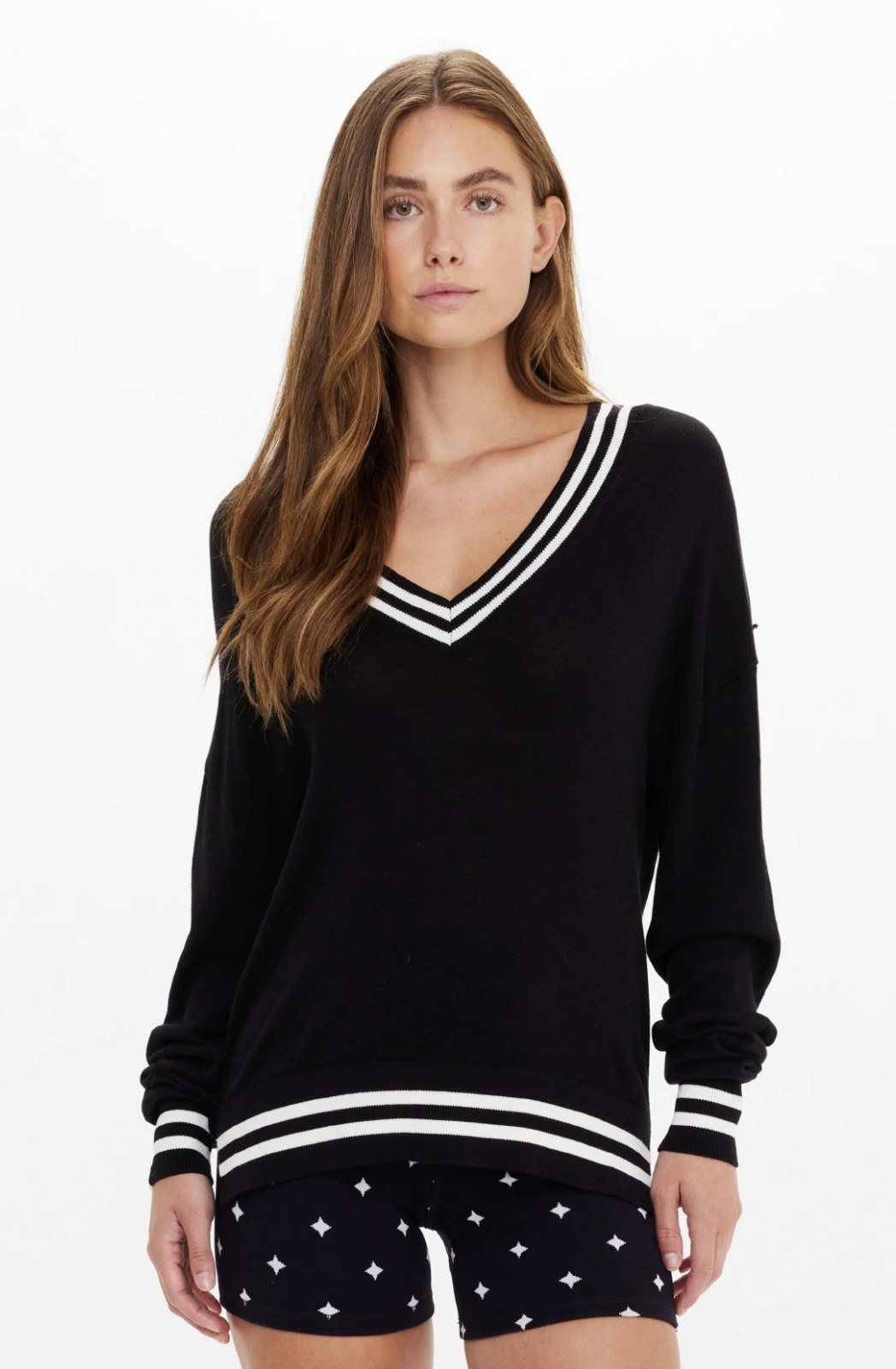 DUET V NECK KNIT SWEATER - BLACK [USW225065]