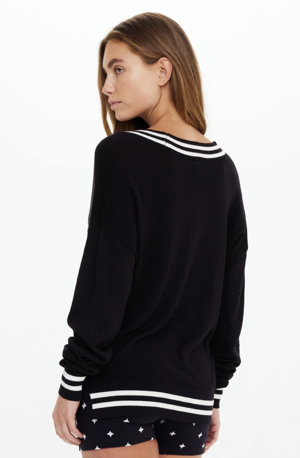 DUET V NECK KNIT SWEATER - BLACK [USW225065]