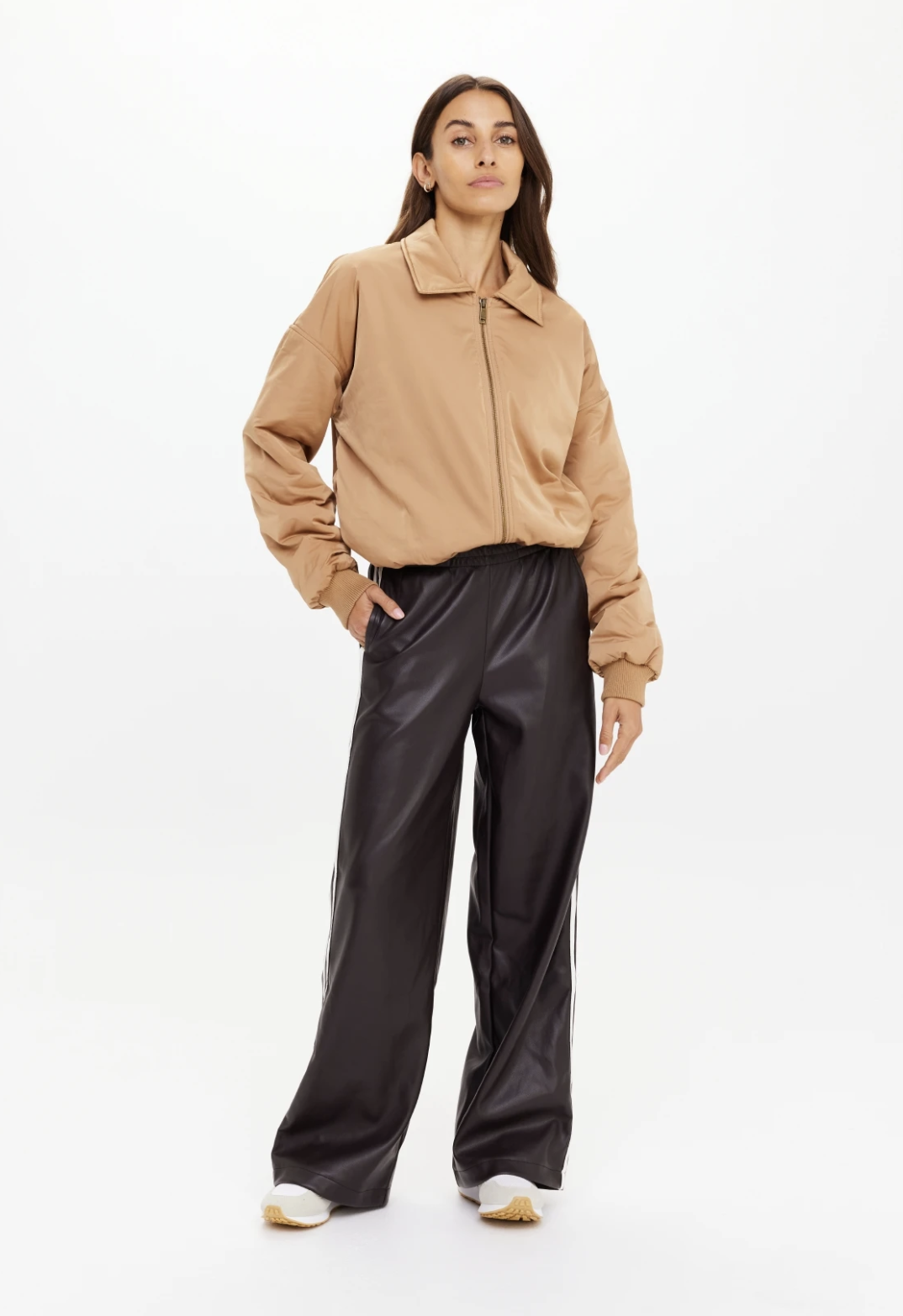 CARLOTTA BOMBER JACKET - TAN [USW325120]