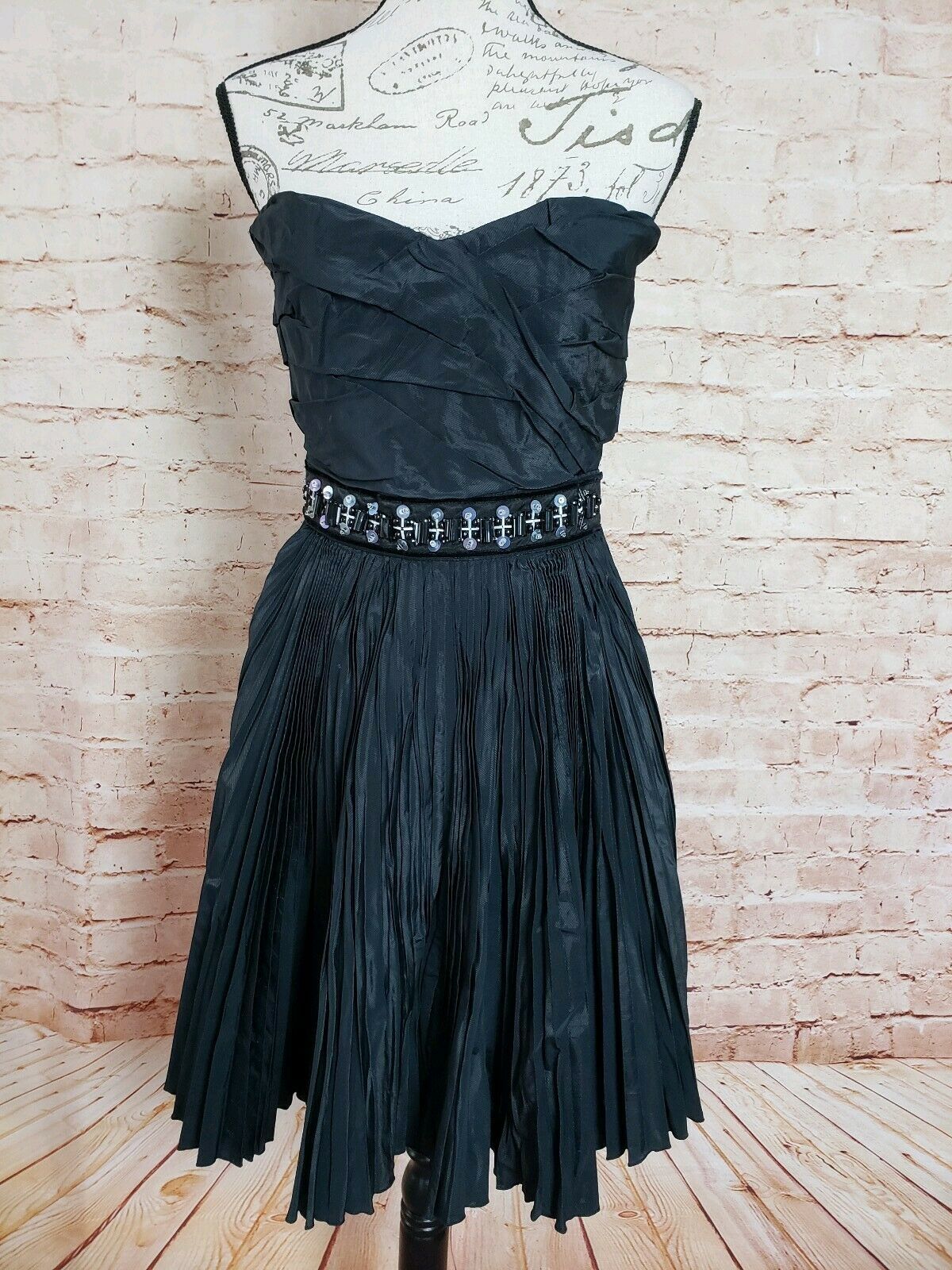 Black Pleat Sleeveless Evening Dress Size 6