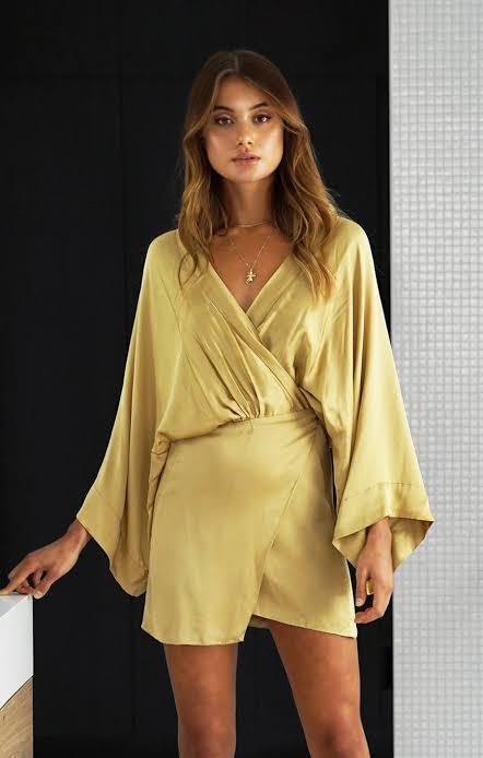 All Things Golden The Lush Kimono Dress Size 8 BNWT - AirRobe All Things Golden The Lush Kimono Dress Size 8 BNWT - AirRobe