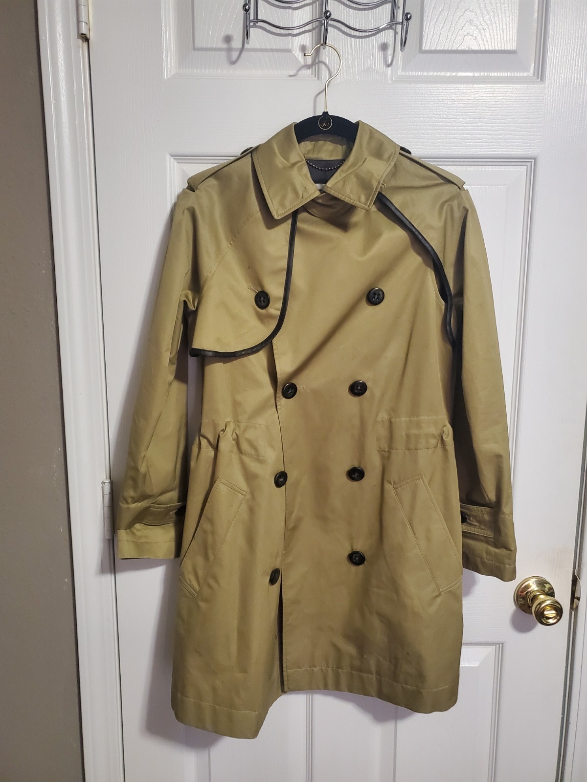 Trench Coat Size - 4 BNWT