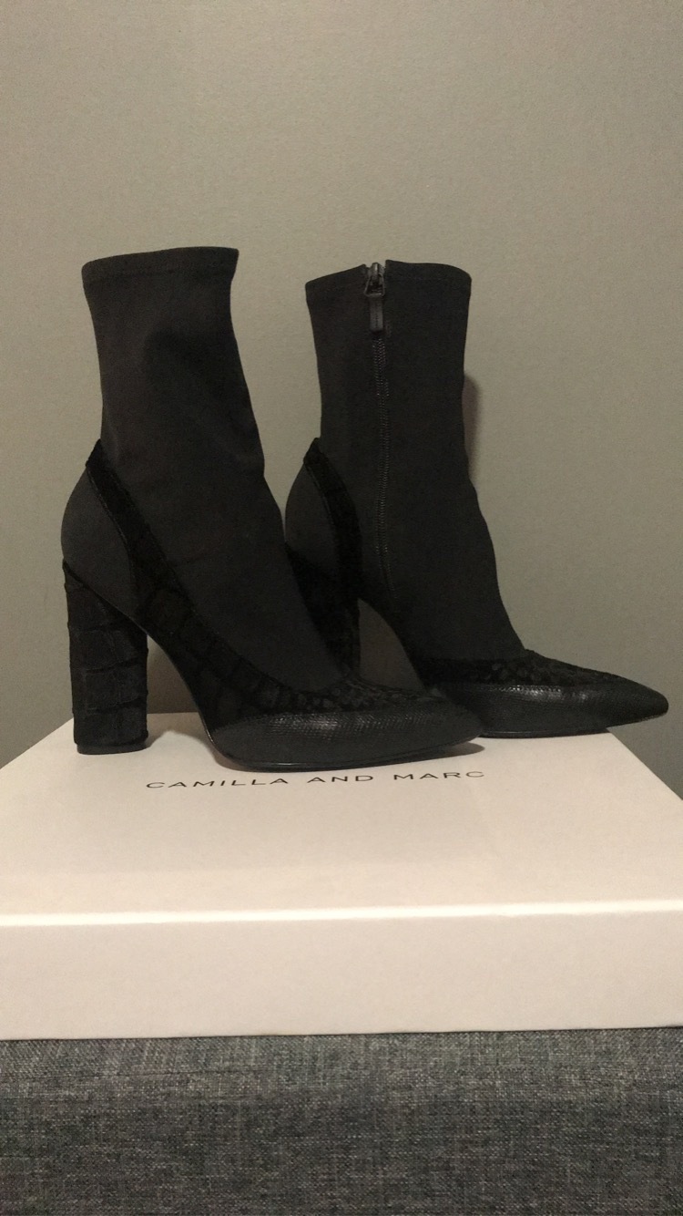 Zoey Sack boots Size 8.5