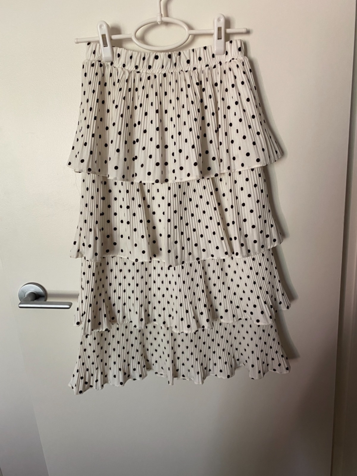 Tiered midi skirt Size 8