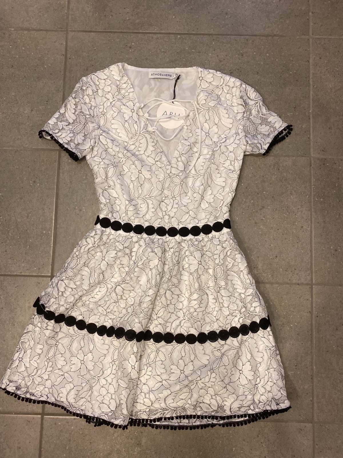 White and black floral dress BNWT Size 8