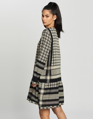 Cecilie Copenhagen Dress 2 O Long Sleeves Size 6 - AirRobe