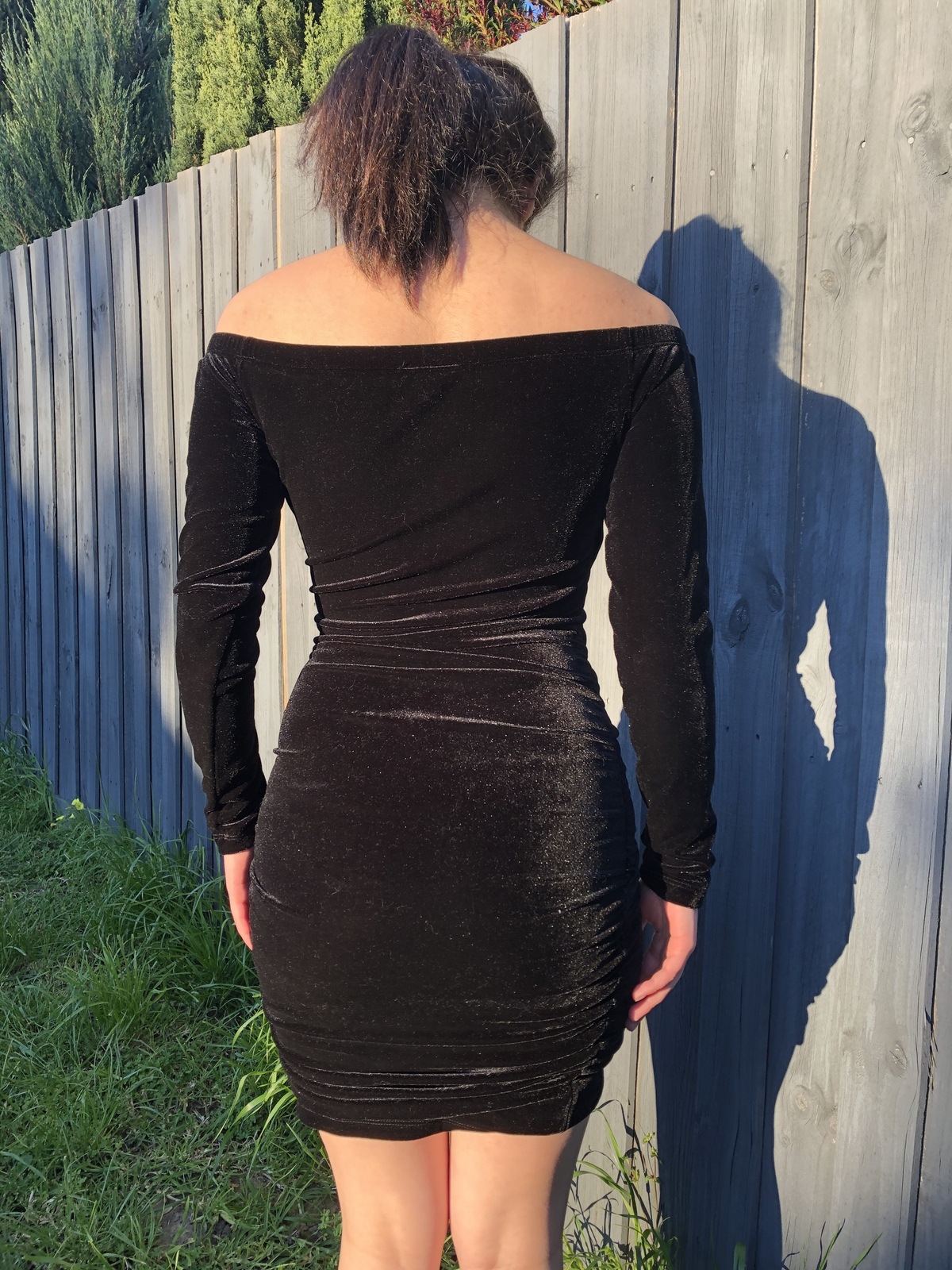 Off shoulder vevlet dress Size 6