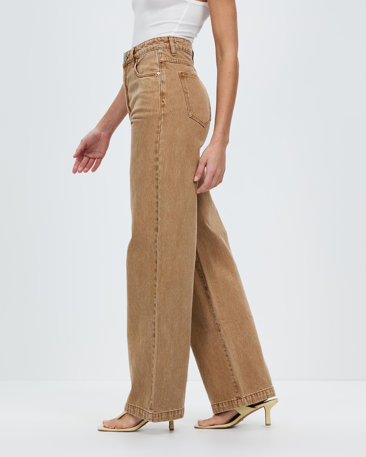 A '94 High & Wide Jeans