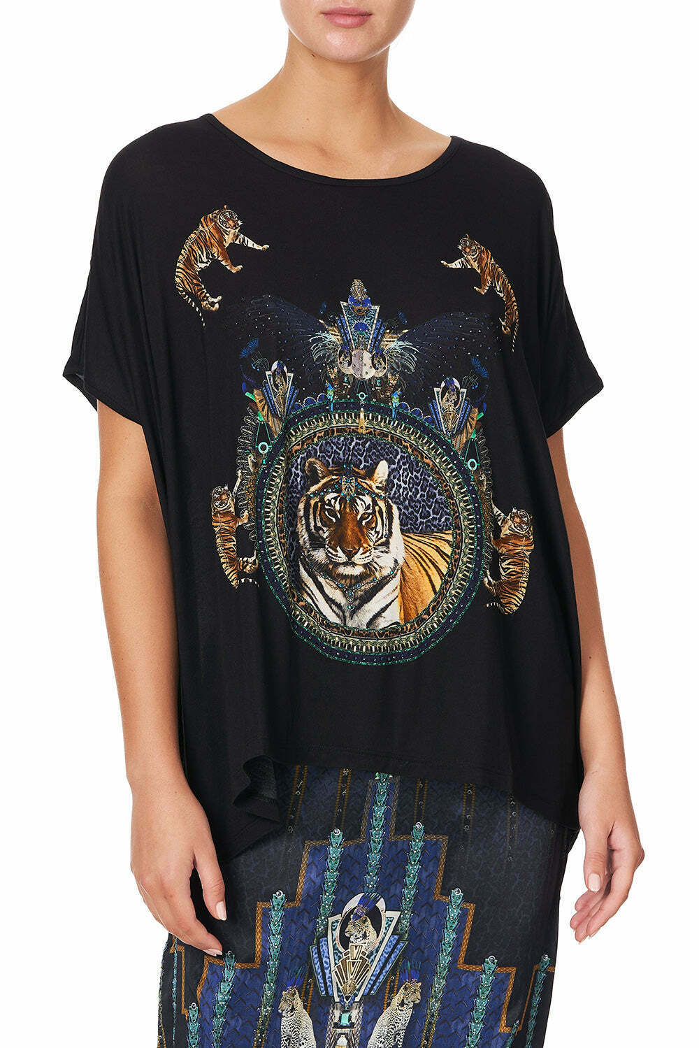 Loose Fit Round Neck Tee Dripping in Deco Size 8 BNWT