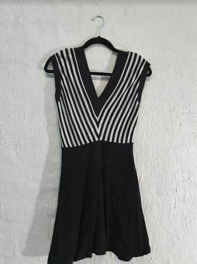 Paris Black and white sleeveless knit dress Size 8