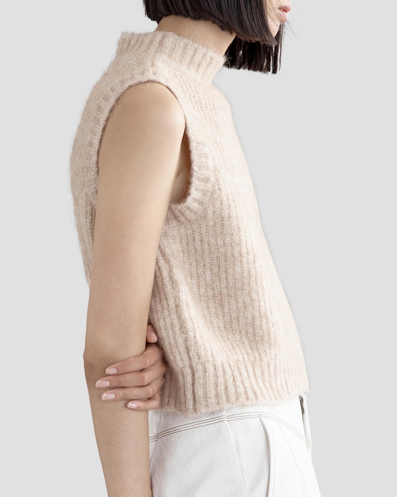Eve Vest. Size 4 