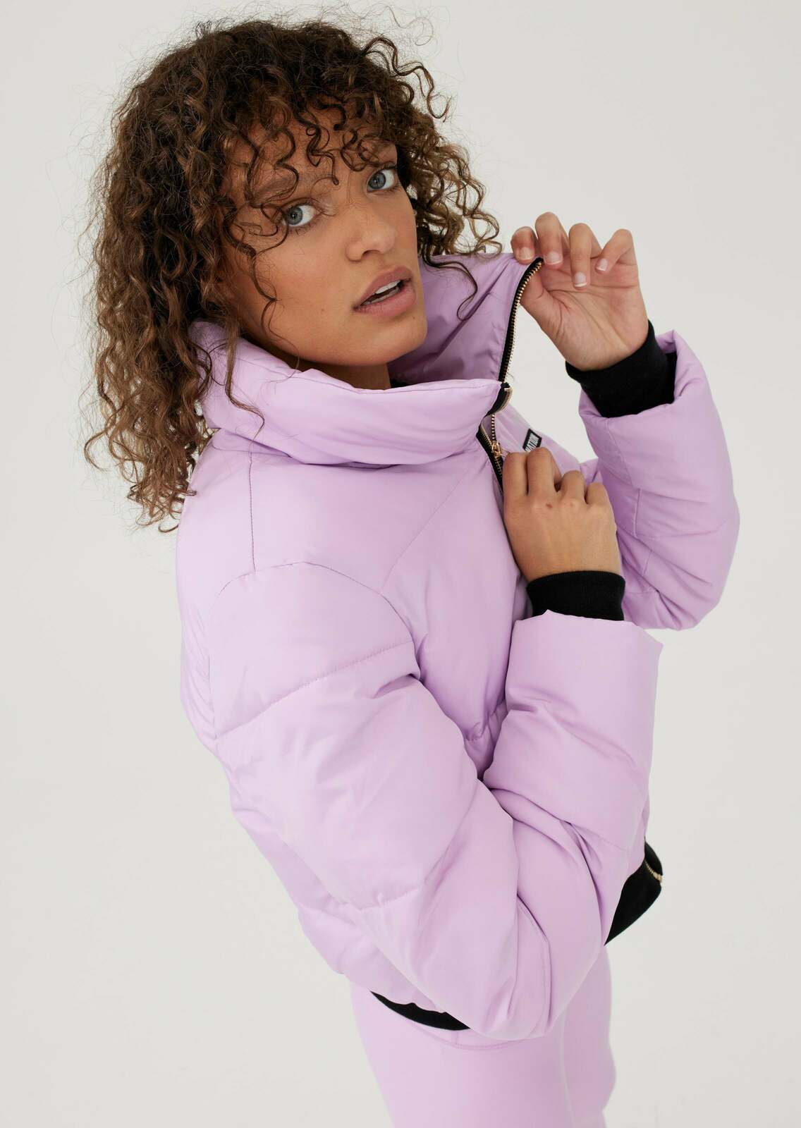 RAMP RUN PUFFER JACKET IN SOFT PURPLE