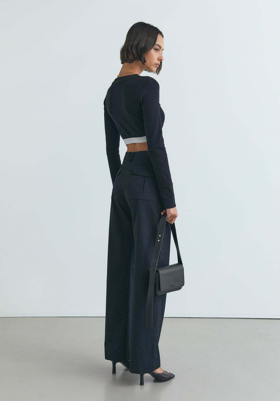 VENUS CROP TOP