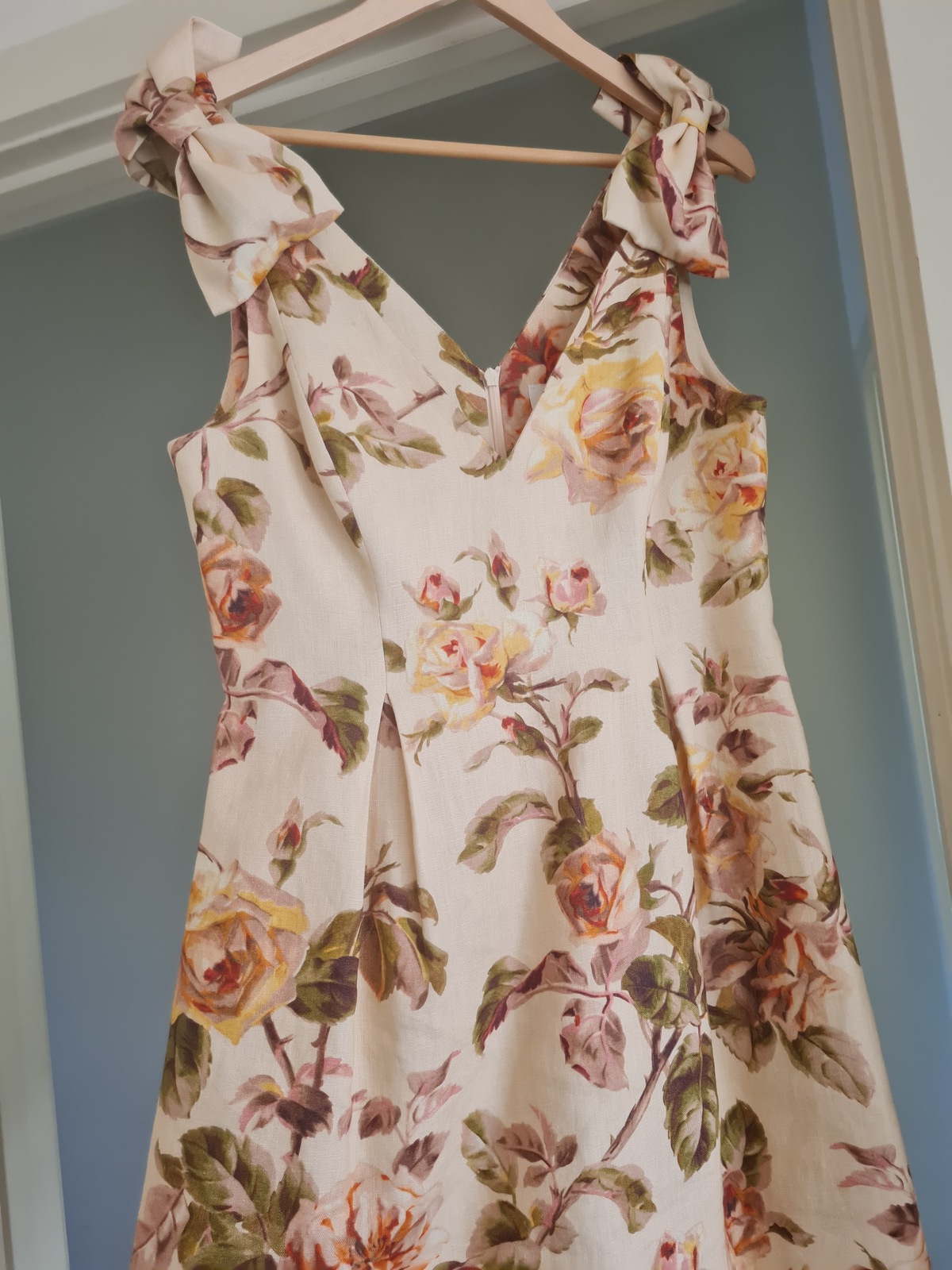 Floral Dress with Bow Shoulder Feature Size 12