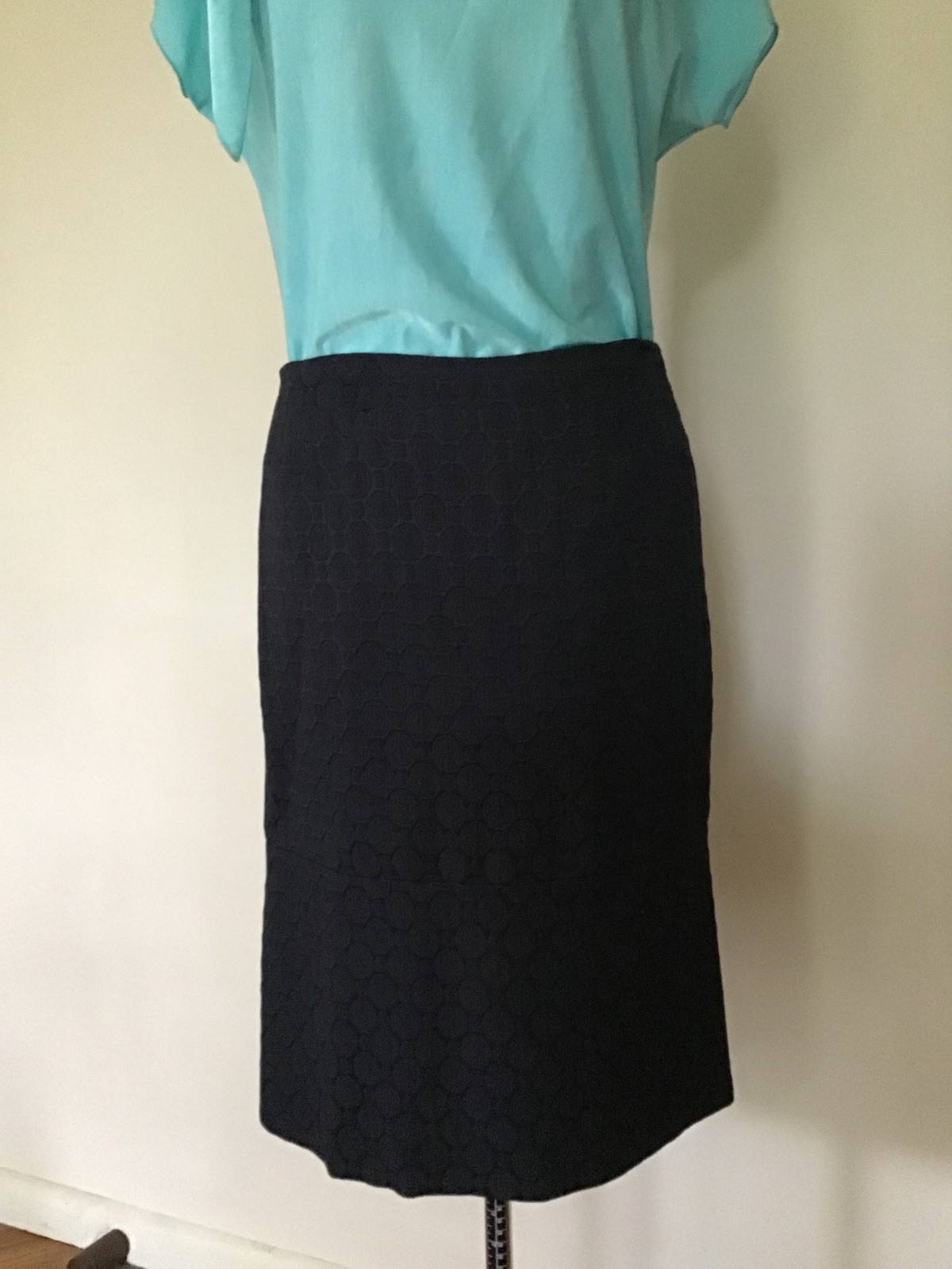 tailored navy suit, fully lined, unique lines Size 12