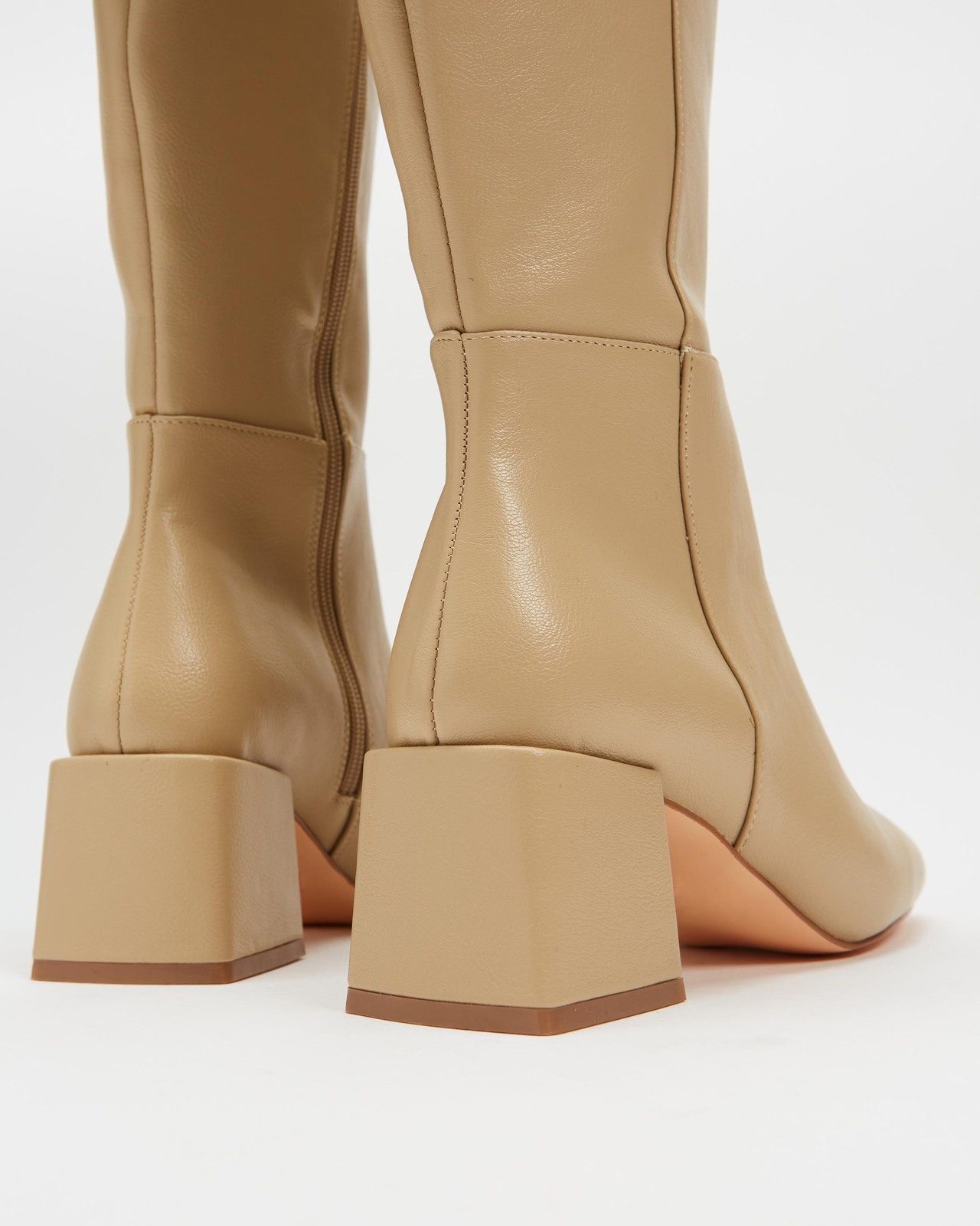 Therapy Wolf Boots Bone AU Size 10 AirRobe