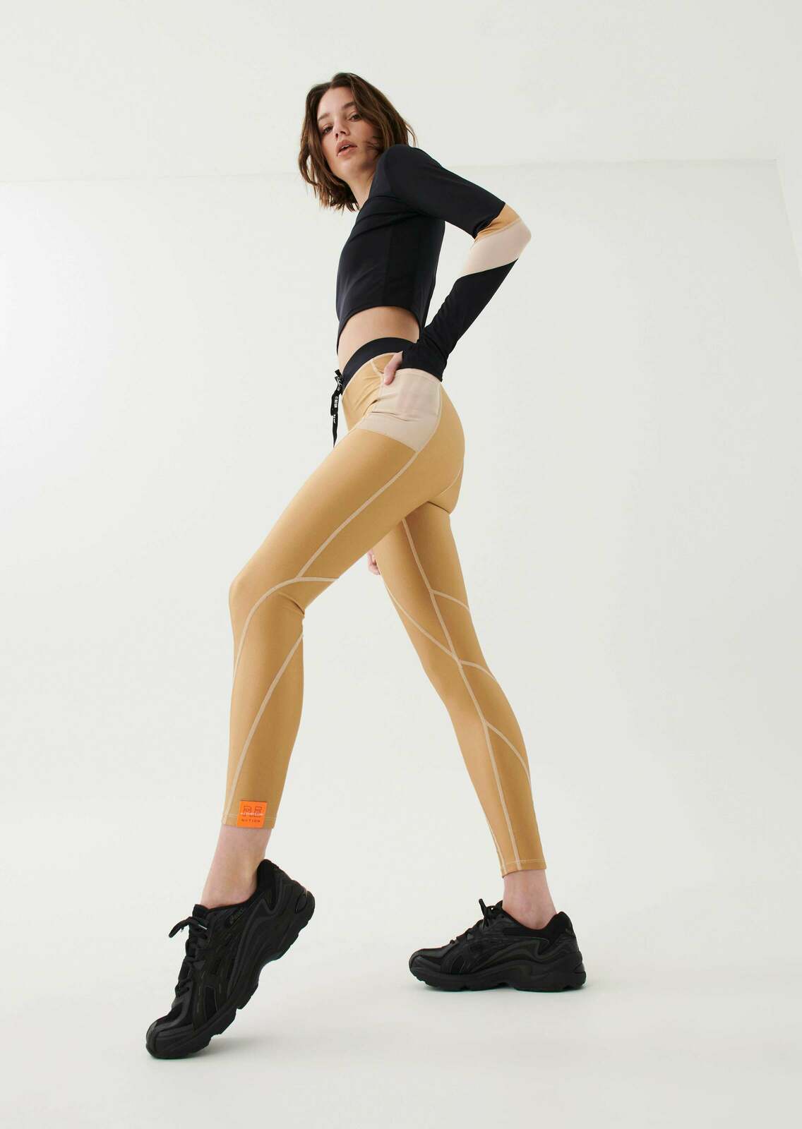MAGNITUDE LEGGING IN RATTAN