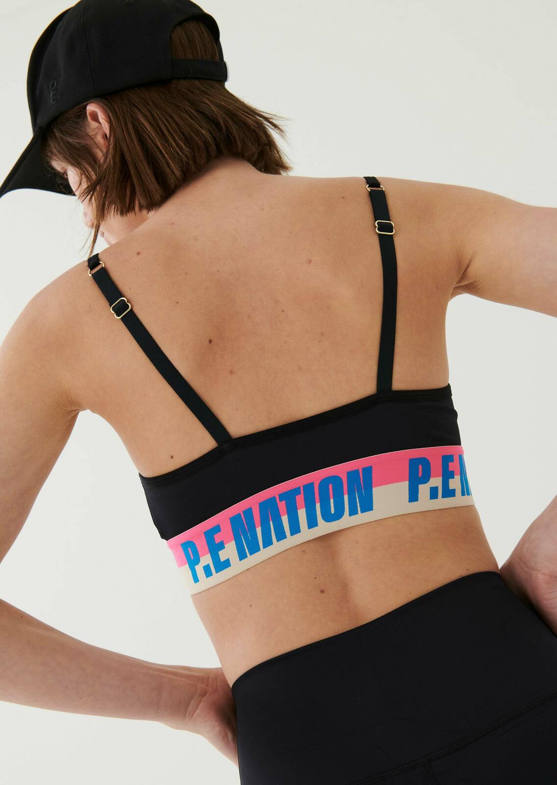 HALF VOLLEY SPORTS BRA IN BLACK
