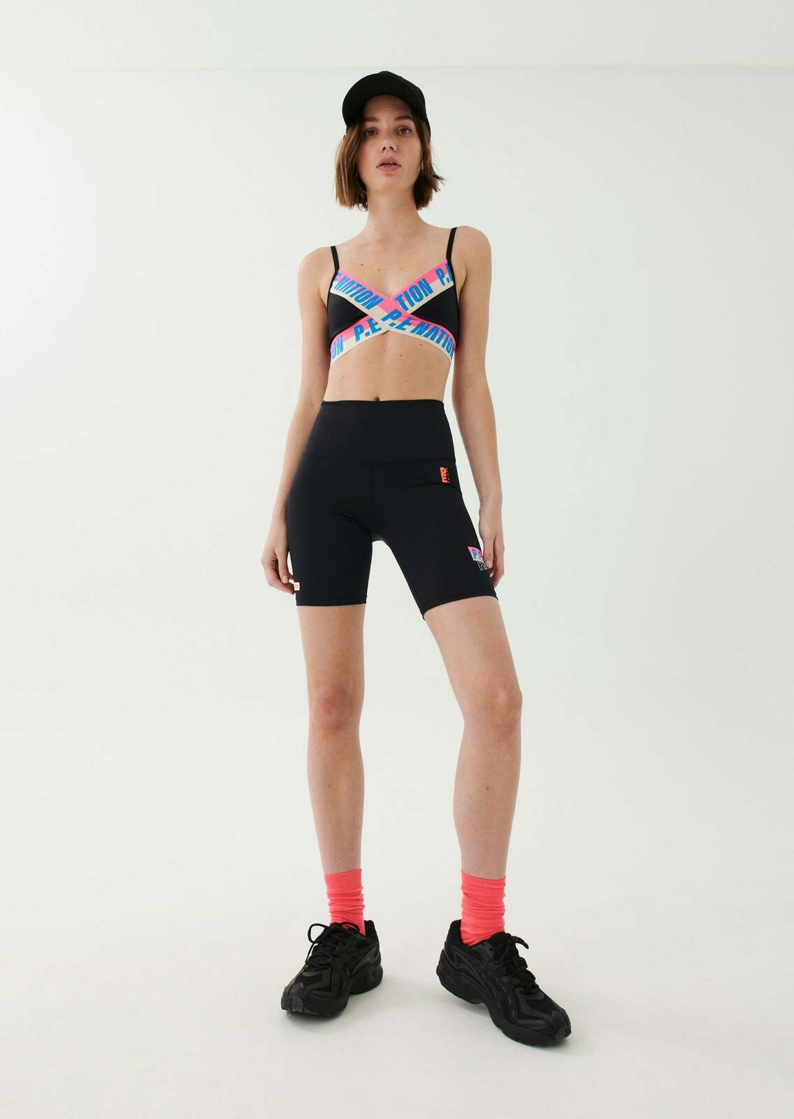 HALF VOLLEY SPORTS BRA IN BLACK