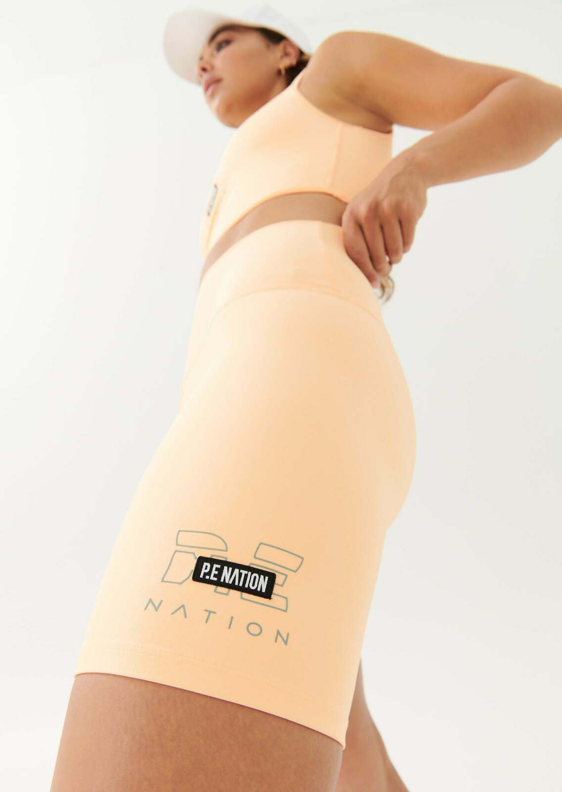 GRAND STAND SHORT IN PASTEL PEACH