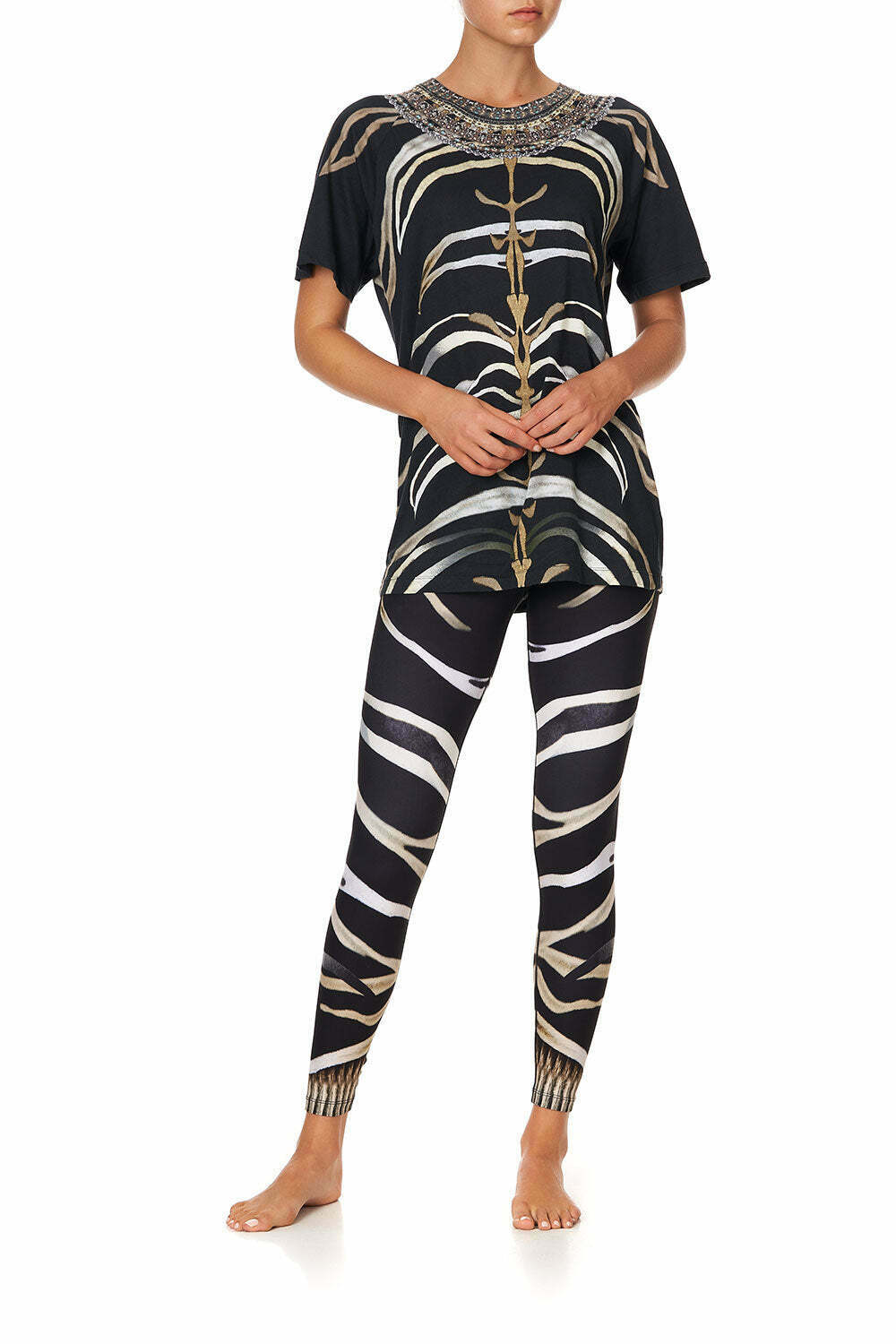 Camilla RAGLAN TEE ZEBRA CROSSING - AirRobe