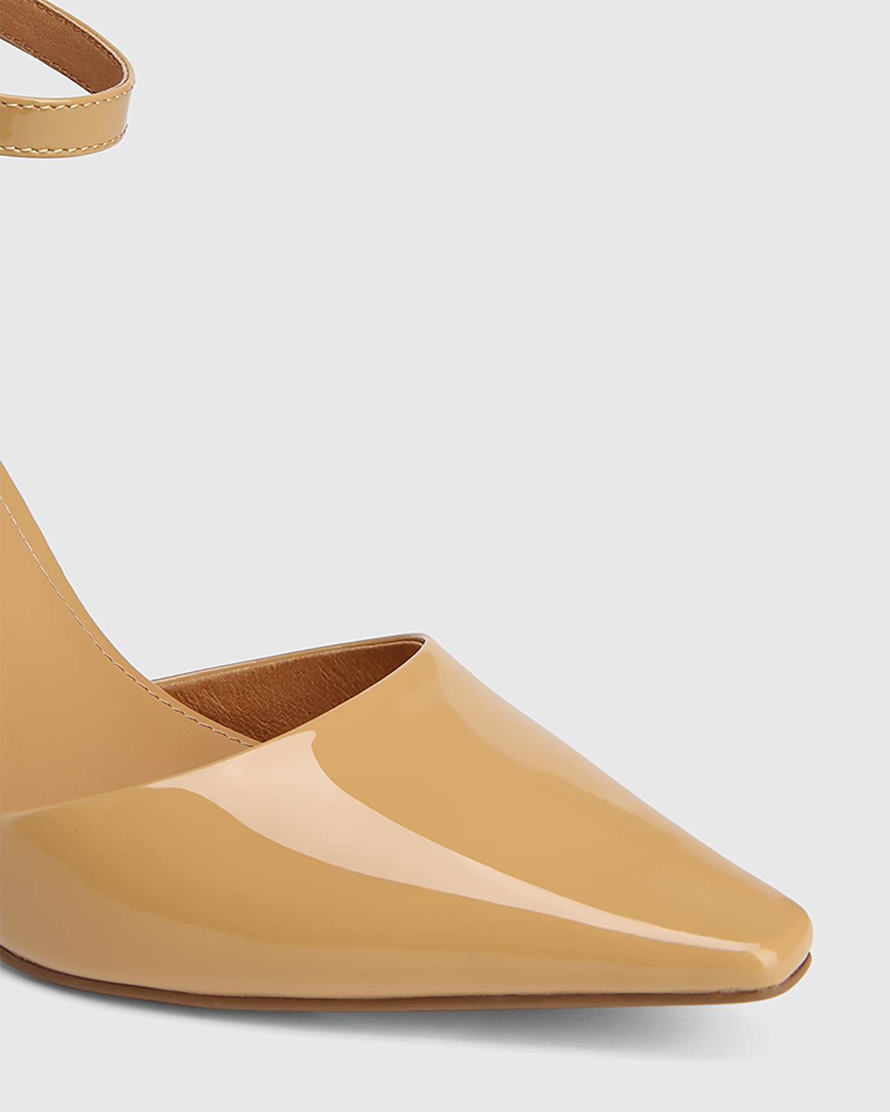 Hochi Patent Leather Stiletto Heel Pumps