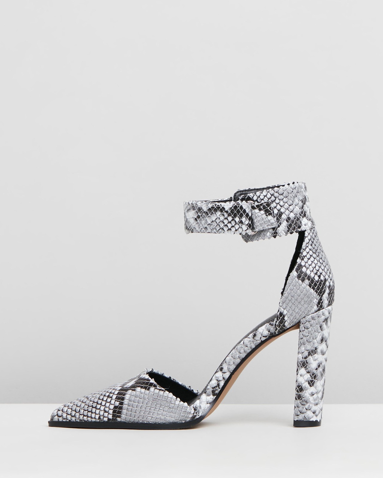 Alias Mae Lacey Snakeskin Heels Size AU AirRobe